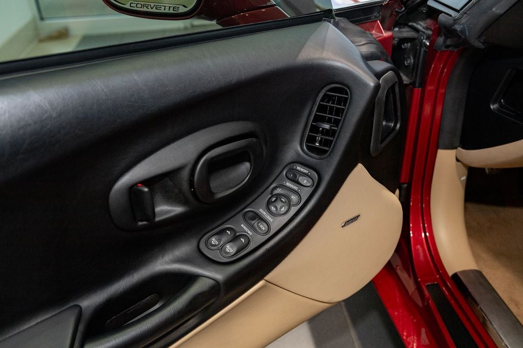 2004 Chevrolet Corvette Base