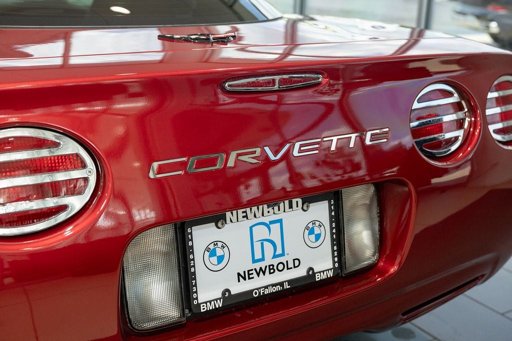 2004 Chevrolet Corvette Base