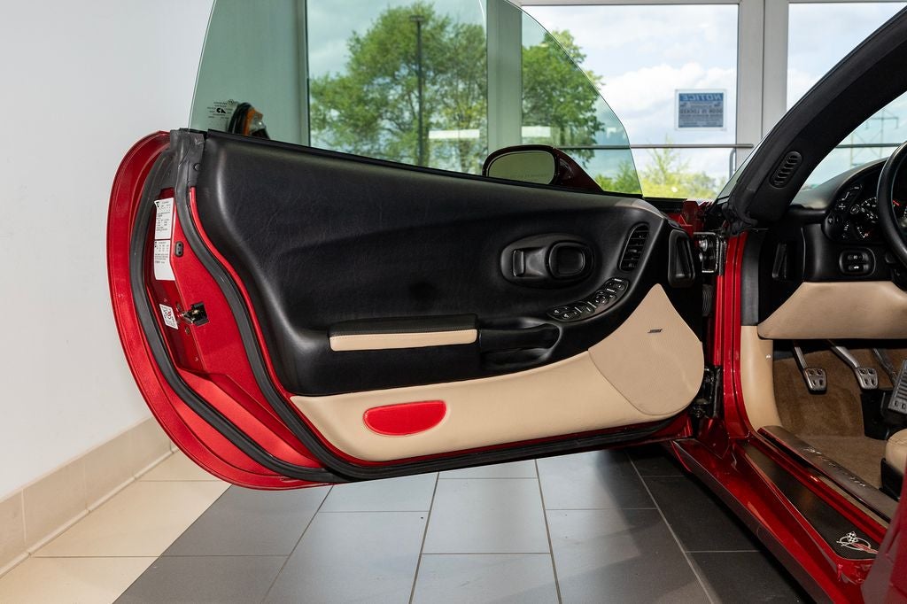 2004 Chevrolet Corvette Base