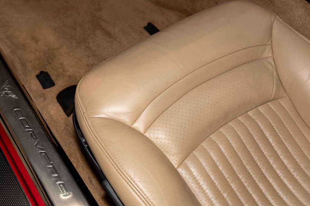 2004 Chevrolet Corvette Base