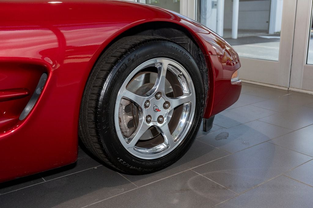 2004 Chevrolet Corvette Base