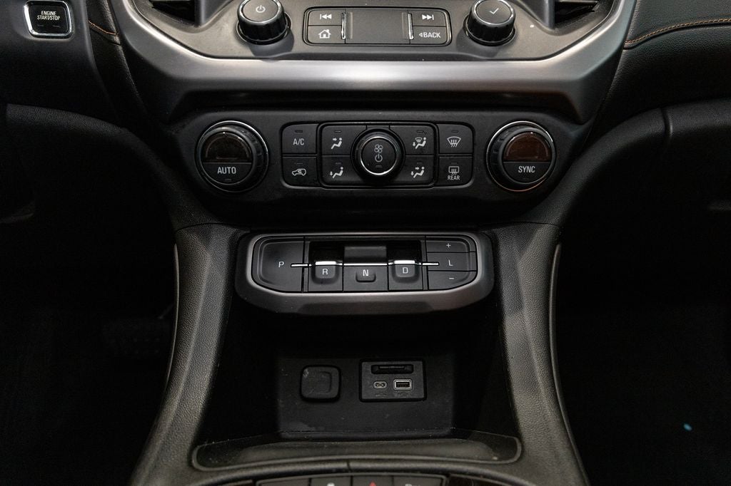 2020 GMC Acadia AT4