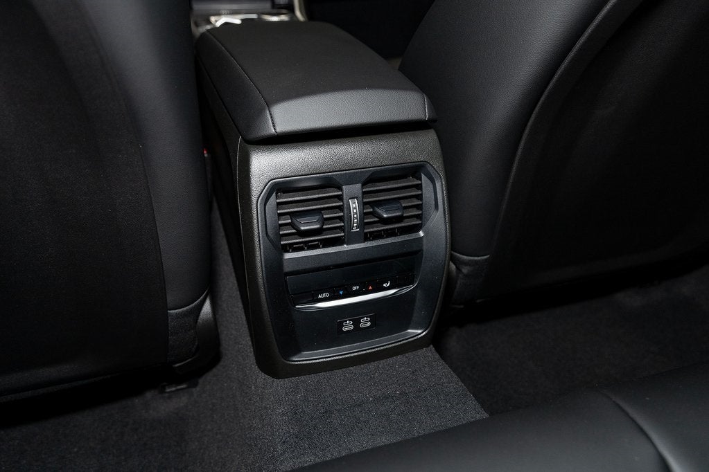 2025 BMW 330i 330i xDrive