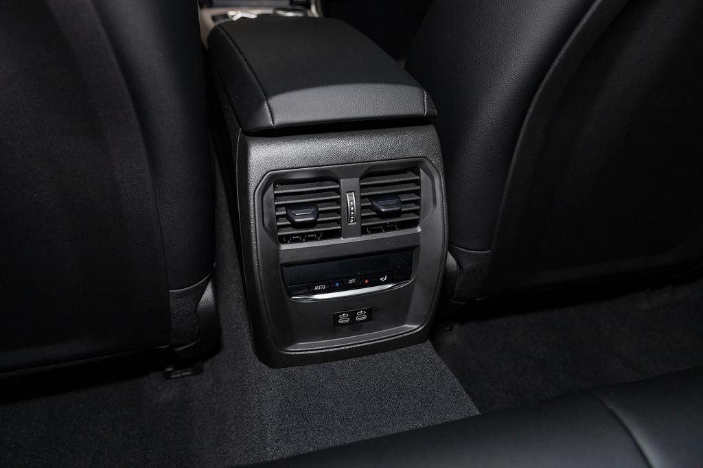 2026 BMW 330i 330i xDrive