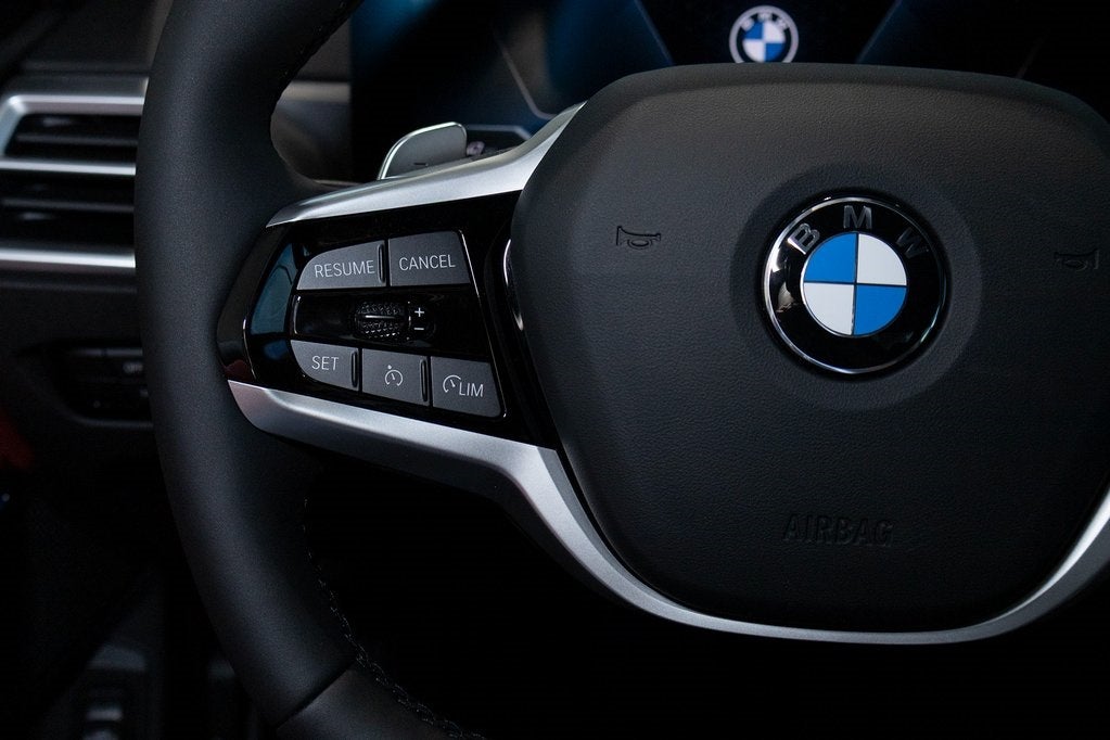 2025 BMW 330i 330i xDrive