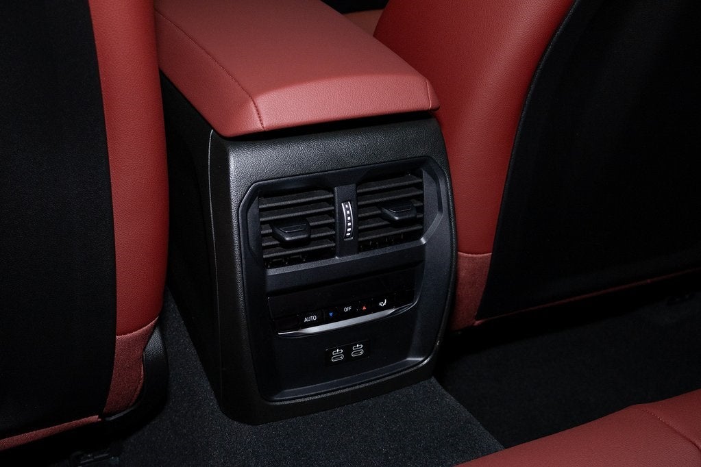 2025 BMW 330i 330i xDrive