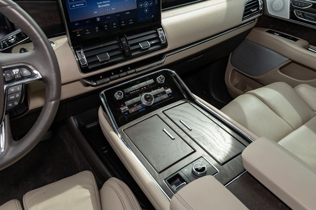 2024 Lincoln Navigator L Reserve