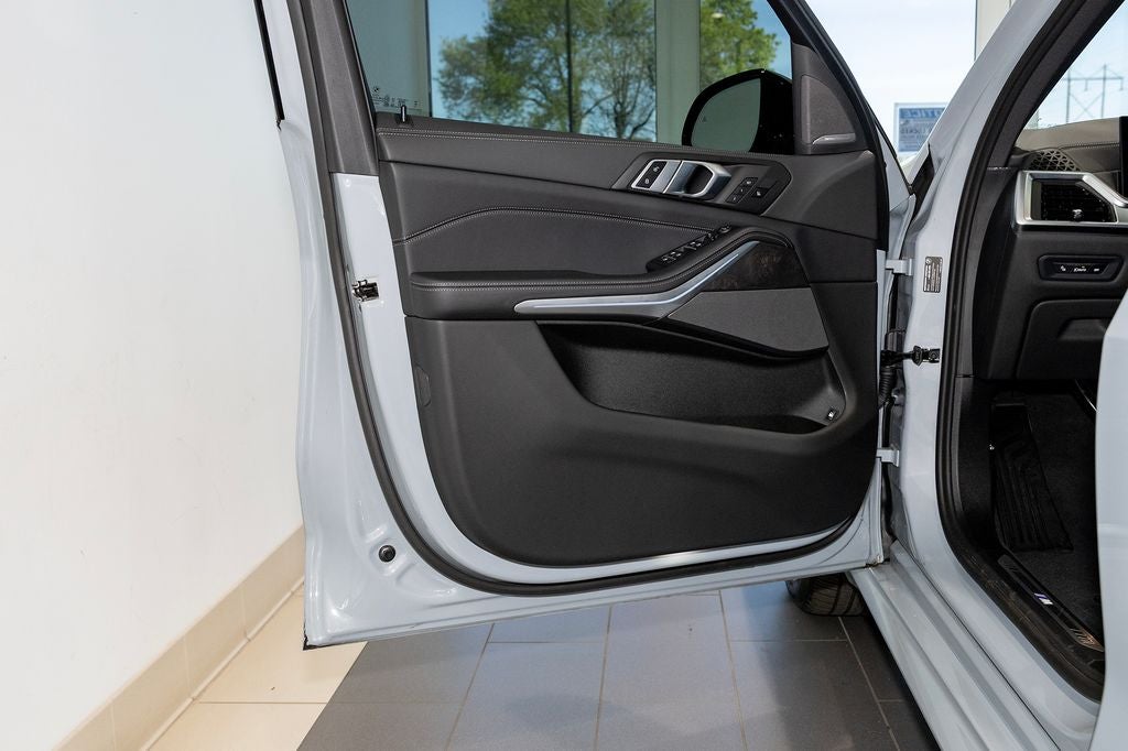 2025 BMW X5 xDrive50e