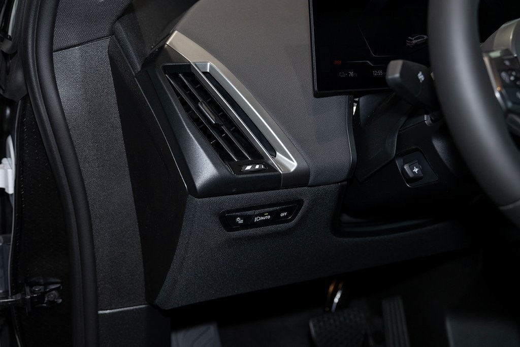 2025 BMW iX xDrive50