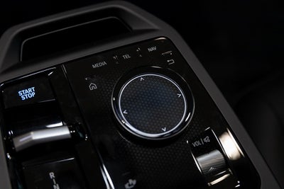 2025 BMW iX xDrive50