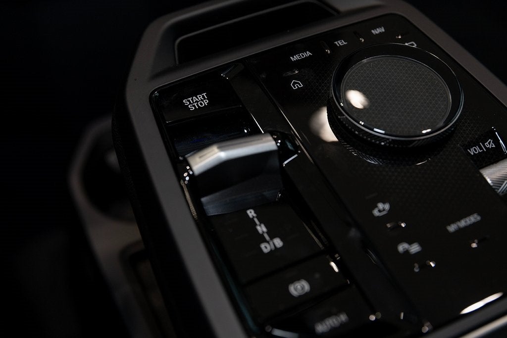 2025 BMW iX xDrive50