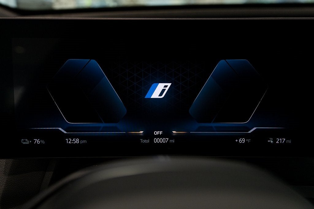 2025 BMW iX xDrive50