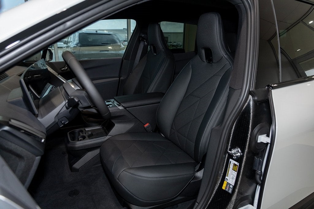2025 BMW iX xDrive50
