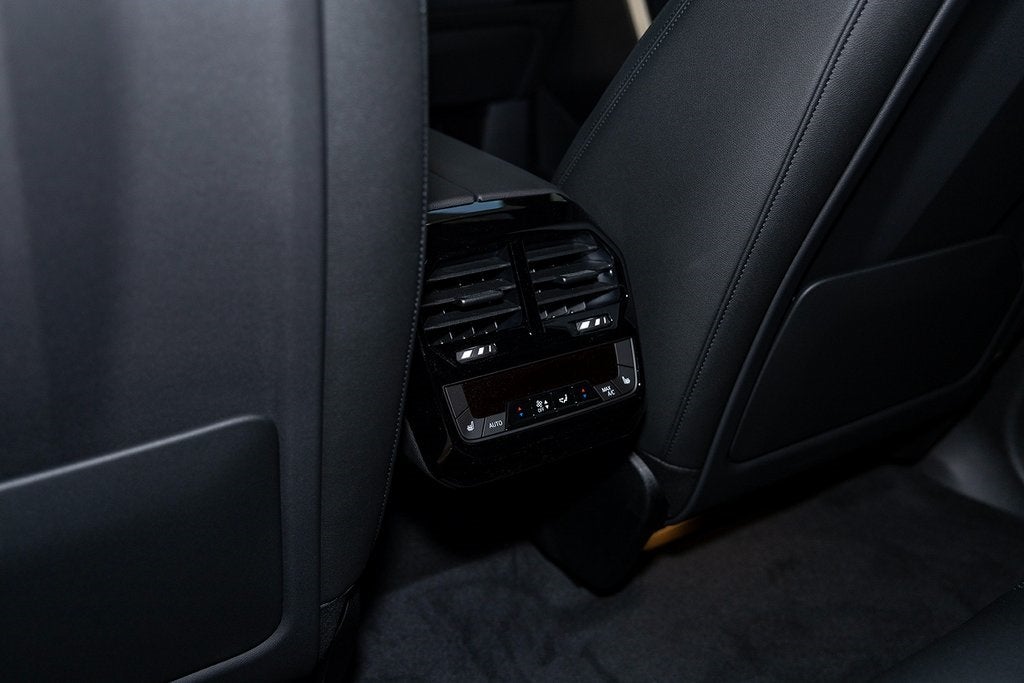 2025 BMW iX xDrive50