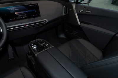 2025 BMW iX xDrive50