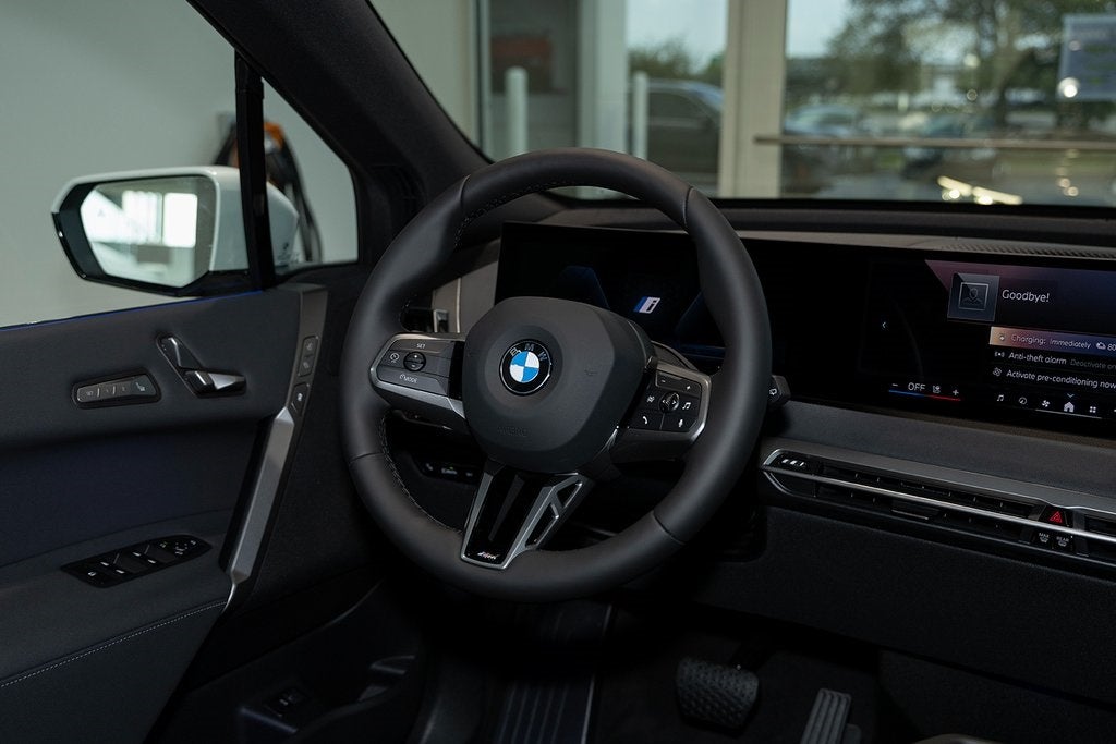 2025 BMW iX xDrive50
