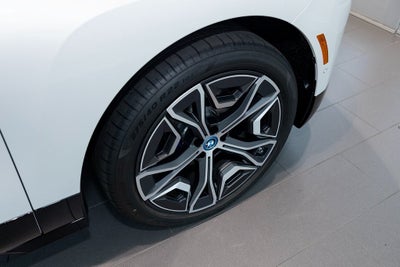 2025 BMW iX xDrive50