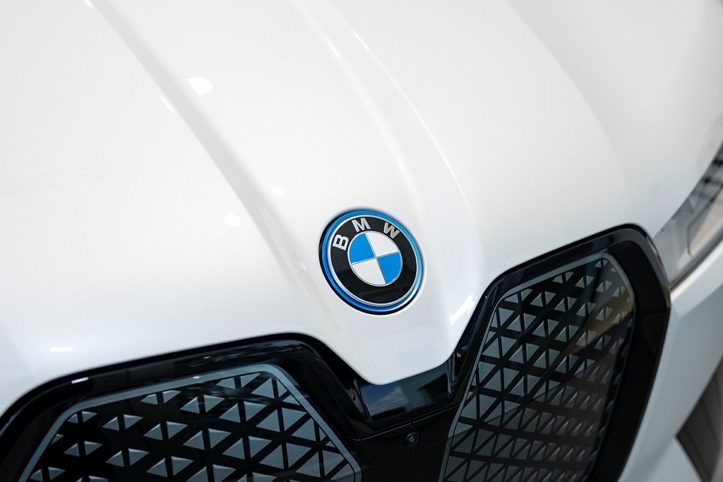 2025 BMW iX xDrive50