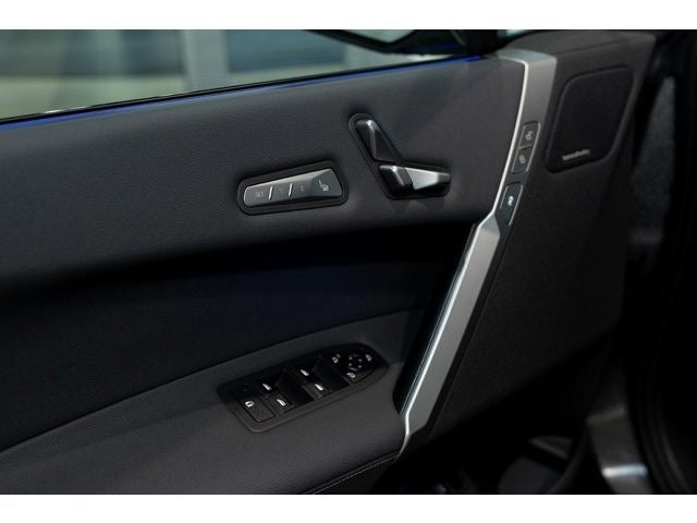 2025 BMW iX xDrive50