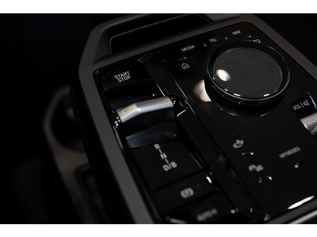 2025 BMW iX xDrive50
