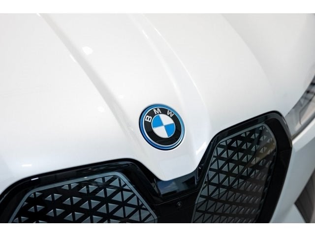 2025 BMW iX xDrive50