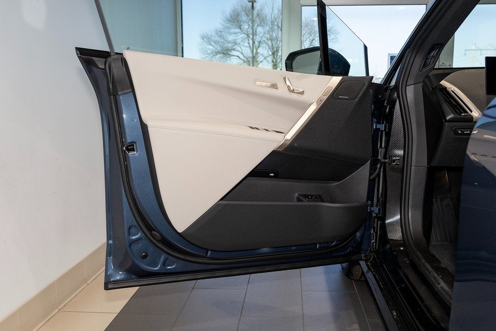 2026 BMW iX xDrive45