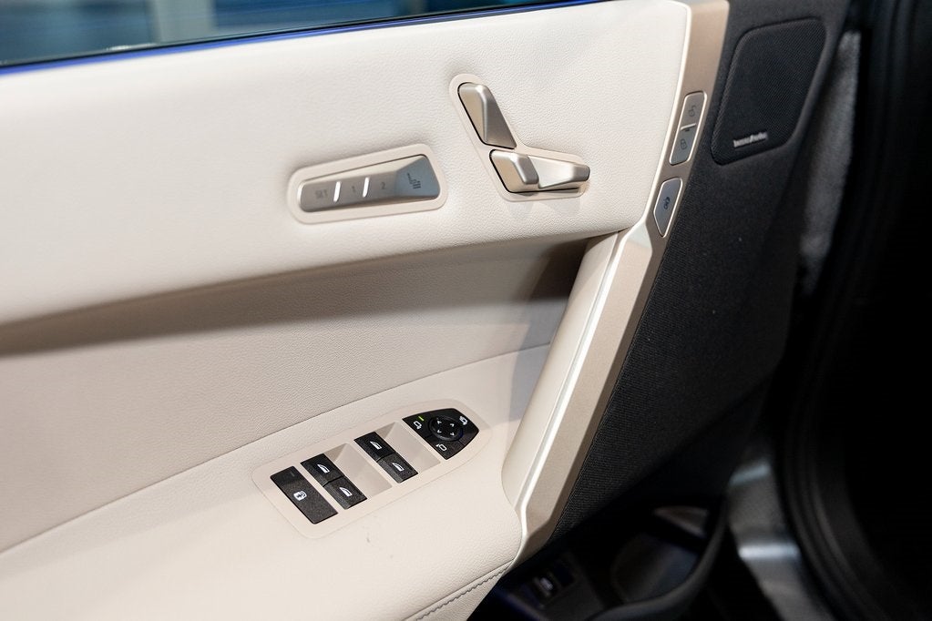 2026 BMW iX xDrive45