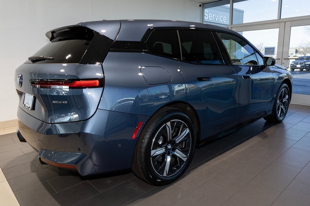 2026 BMW iX xDrive45