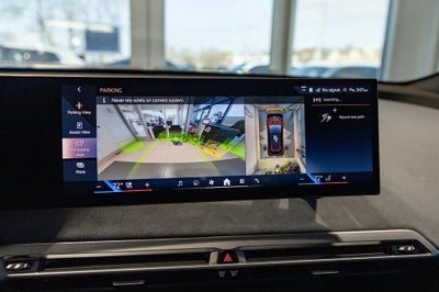 2026 BMW iX xDrive60