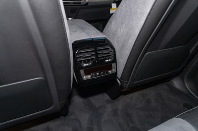 2026 BMW iX xDrive60