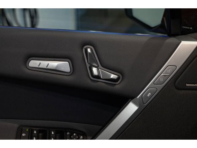 2026 BMW iX xDrive60