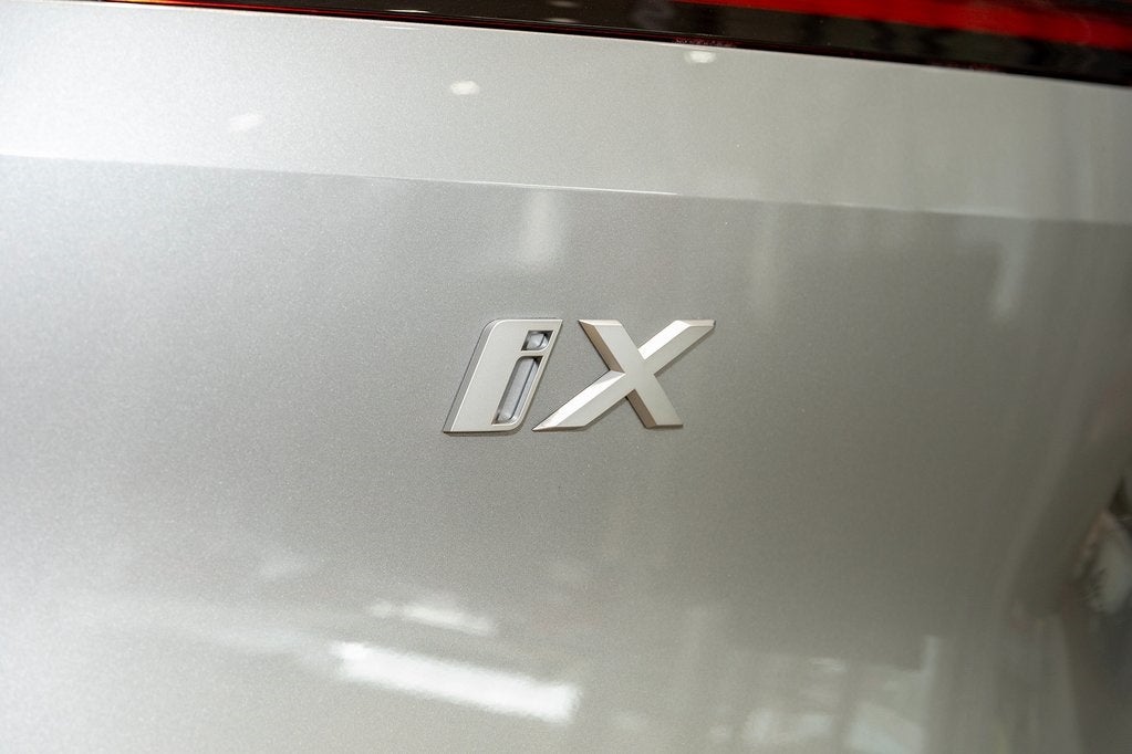 2026 BMW iX xDrive60