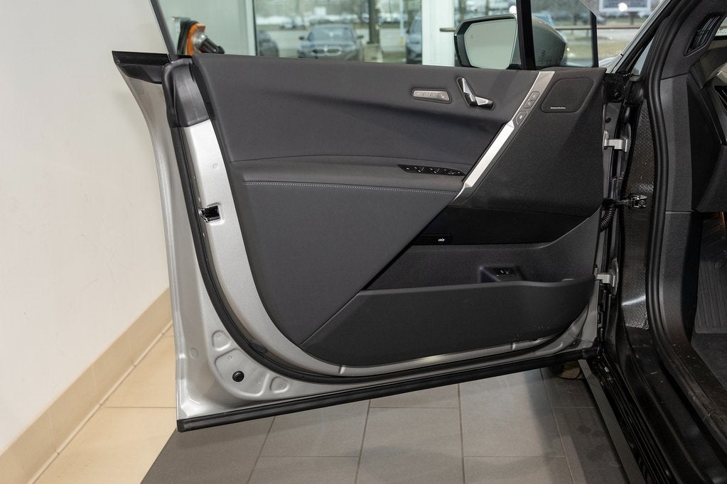 2026 BMW iX xDrive60