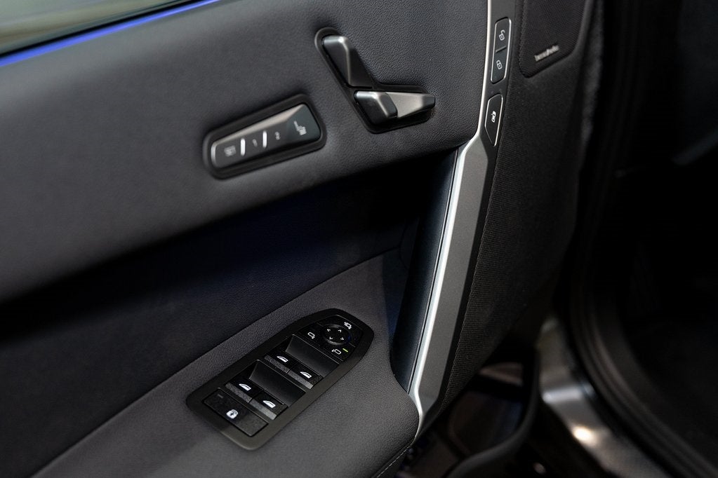 2026 BMW iX xDrive60