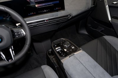 2026 BMW iX xDrive60