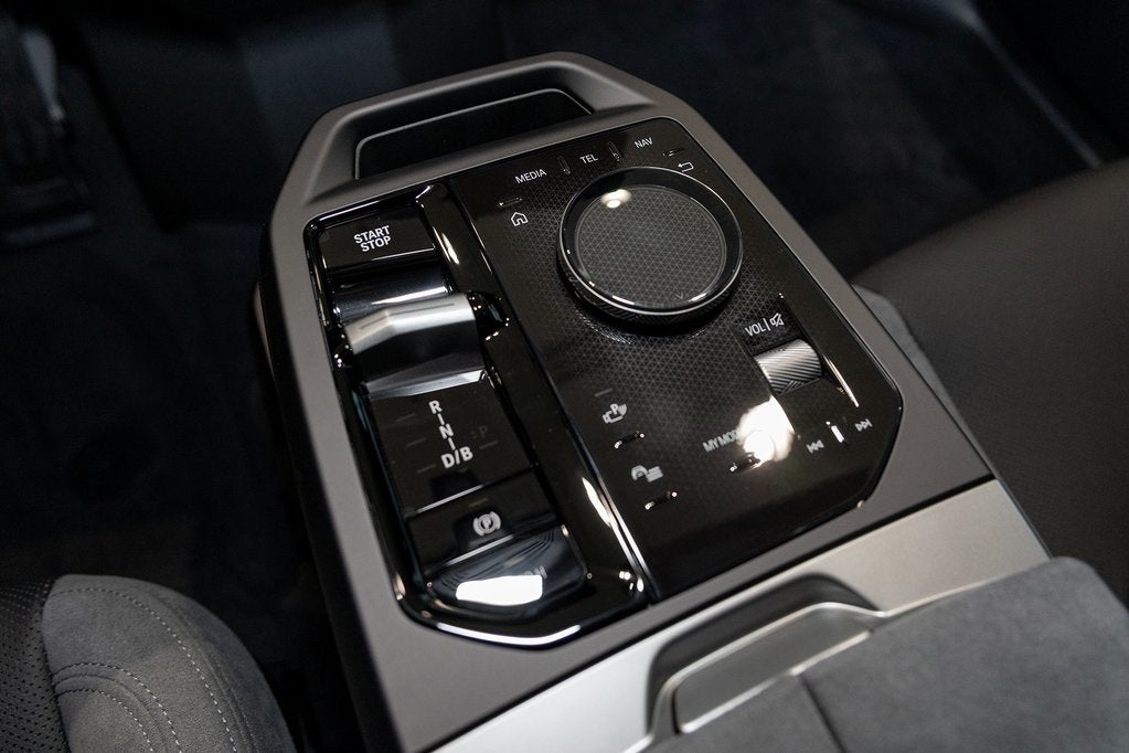 2026 BMW iX xDrive60