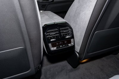 2026 BMW iX xDrive60