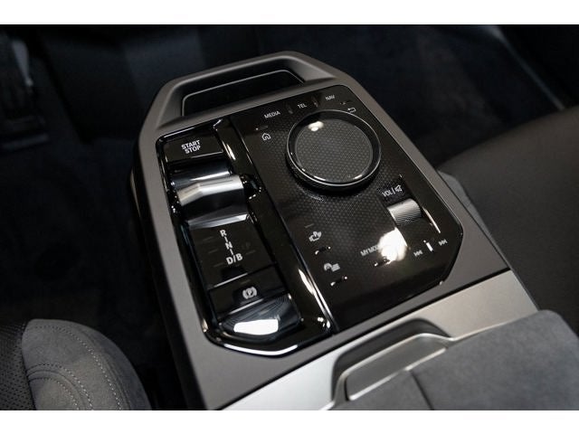 2026 BMW iX xDrive60