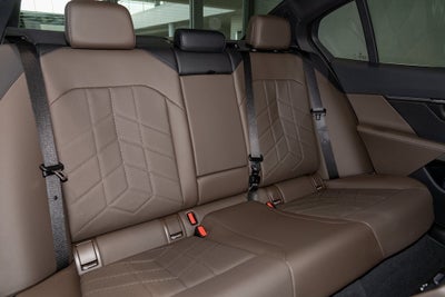 2026 BMW i5 xDrive40 xDrive40