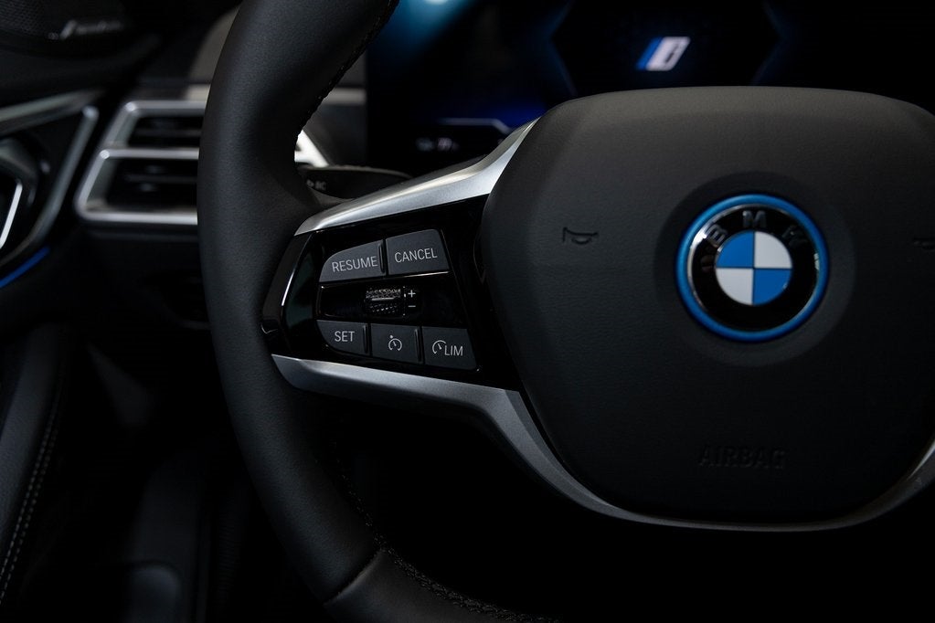 2025 BMW i4 xDrive40