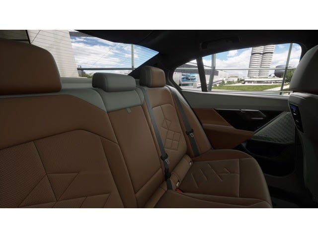 2027 BMW 550e 550e xDrive