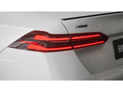 2027 BMW 550e 550e xDrive